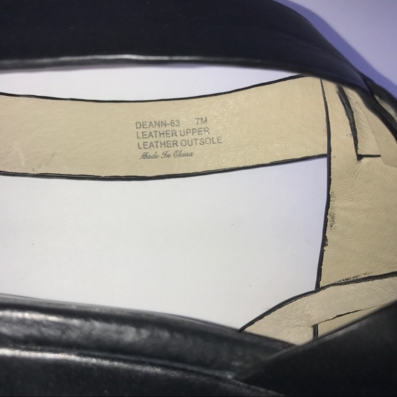 Donald J Pliner black wedge sandals - zip back 7M - Picture 9 of 9